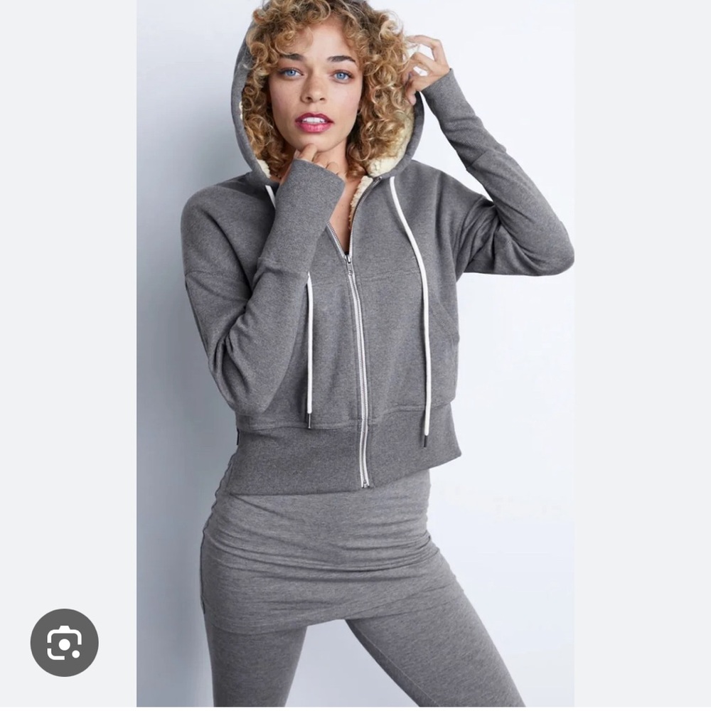Cabi Apres Ski Hoodie size Medium